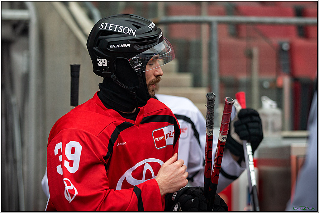 PENNY DEL; Koelner Haie Wintergame Training; Koeln, 02.12.2022